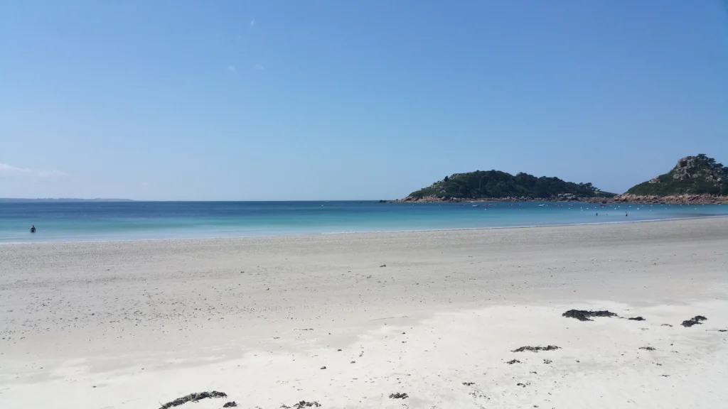 Plage de Tresmeur à Trébeurden — sable blanc Côte de Granit Rose : Top 10