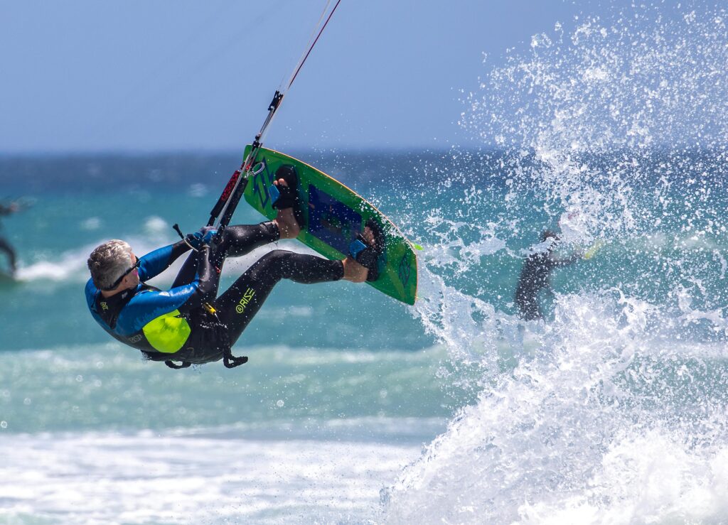 Kitesurf à Trébeurden — activité nautique Côte de Granit Rose Bretagne